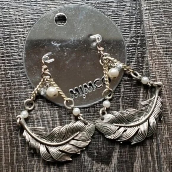 🎉 MIMCO "Faraway Feather" Earrings 🎉 - Picture 1 of 3